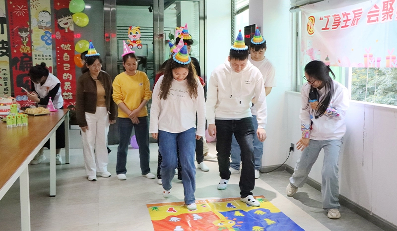 Вечеринка по случаю дня рождения сотрудников GreenTouch в первом квартале