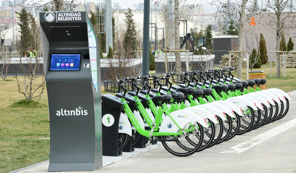 Где применяются дисплеи с высокой яркостью?